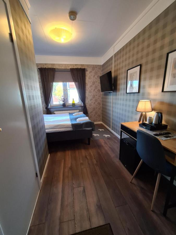 Dala-Jaerna Hotell Och Vandrarhem Exterior foto