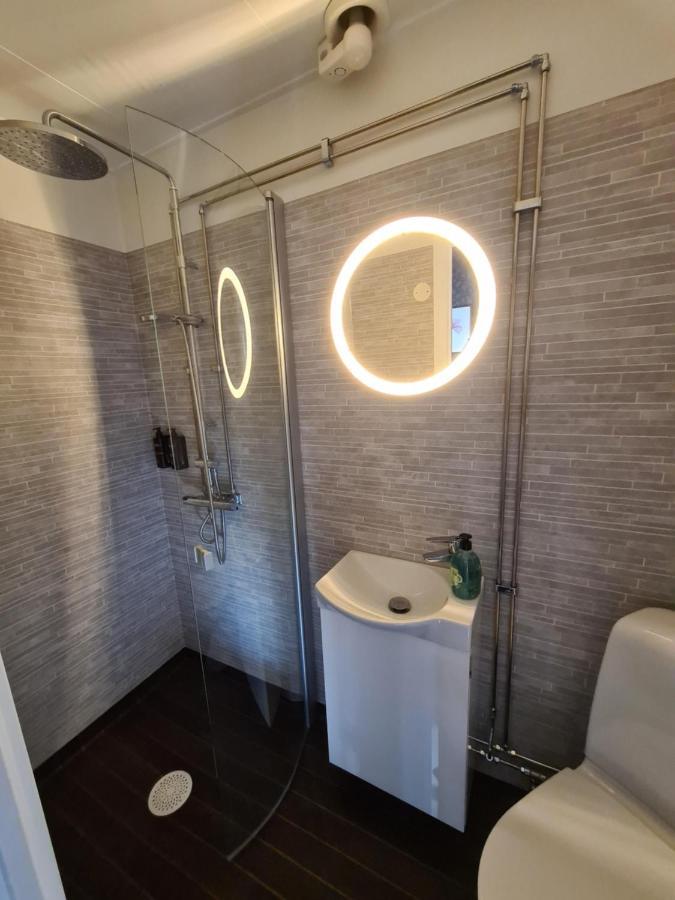 Dala-Jaerna Hotell Och Vandrarhem Exterior foto